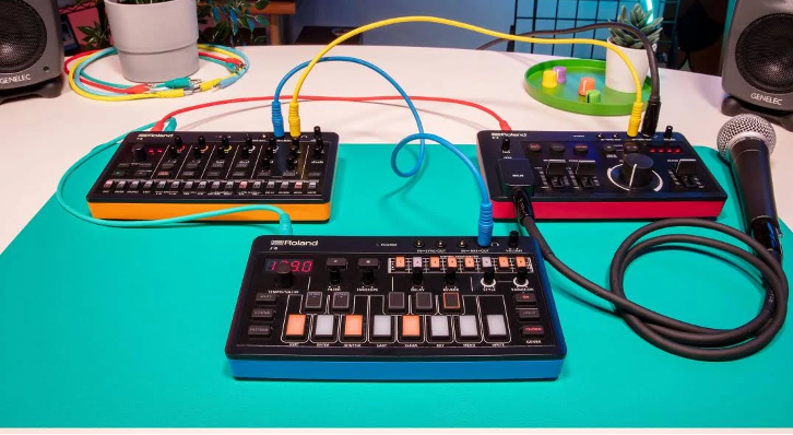 Roland J-6 Synthétiseur d'accords